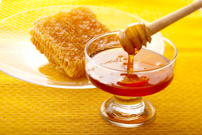 استفاده از عسل از درمان آکنه تا موخوره
