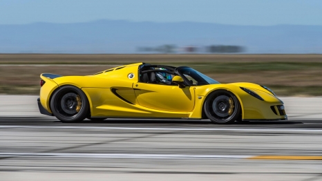 سریع ترین خودرو جهان با 427کیلومتر بر ساعت