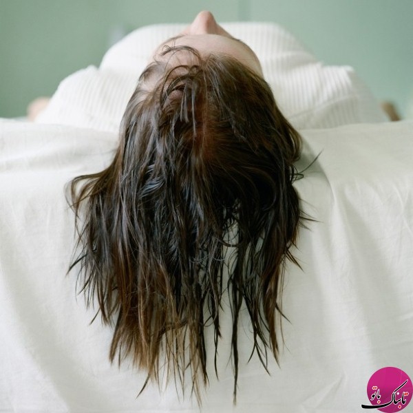 تاثیرات منفی خوابیدن با موهای خیس بر زیبایی