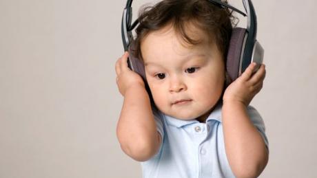 ﻿نوزادان از چه نوع موسیقی لذت می‌برند؟