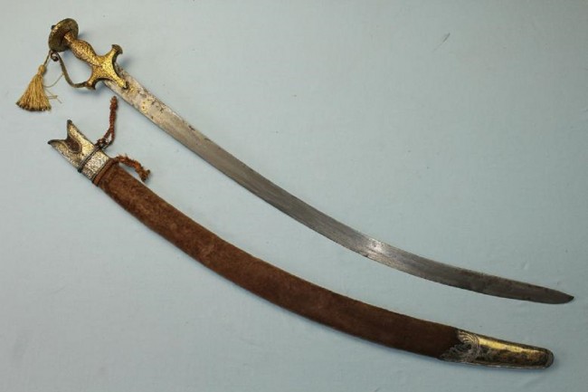 شمشیرهای تاریخی با قیمت های نجومی به فروش رسیدند