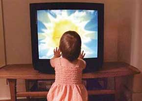 مضرات نگاه کردن تلویزیون برای کودکان