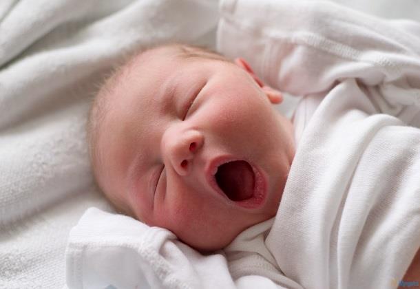 حقایق جالب درباره آه کشیدن نوزاد در خواب