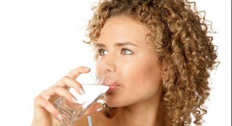 میزان نیاز بدن زنان و مردان به آب چقدر است؟