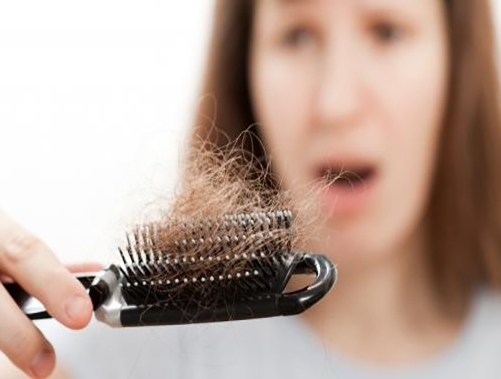 چرا دختران جوان دچار ریزش مو می شوند