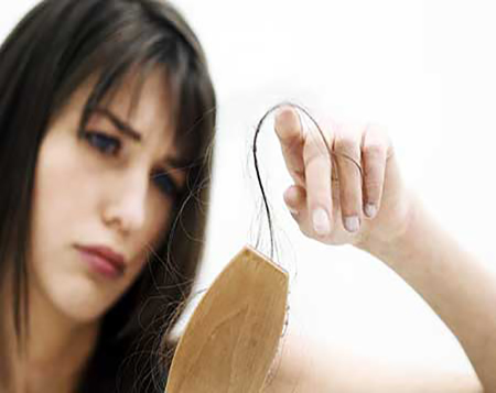 چرا دختران جوان دچار ریزش مو می شوند