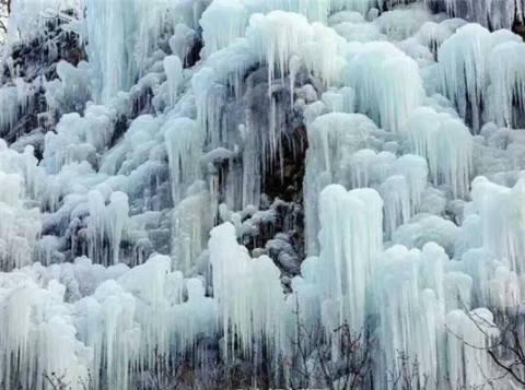 آبشار یخی در لیائونینگ چین