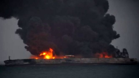 غرق شدن نفتکش ایرانی