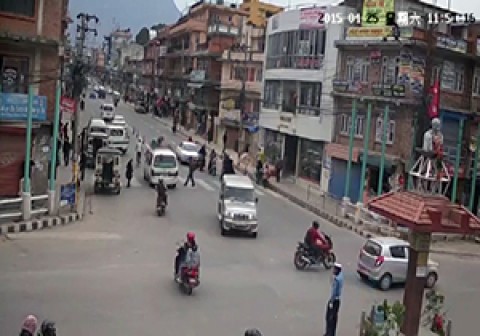 عکس العمل جالب مردم نپال هنگام زلزله ۷.۹ ریشتری