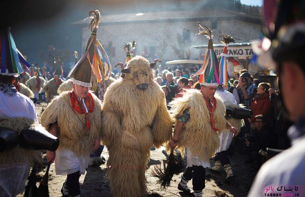 کارناوال و جشنواره باستانی قبیله‌ای در ایتورن