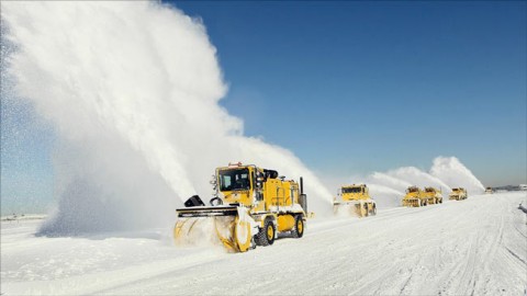 ماشین هایی که ۱۲۰۰۰ تُن برف را پارو می کنند!