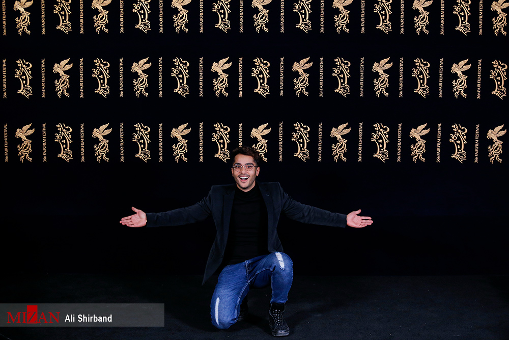 ژست متفاوت ساعد سهیلی در جشنواره فجر +عکس