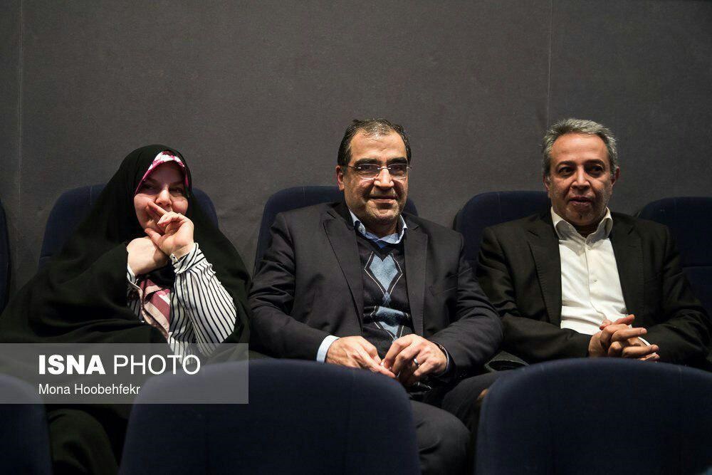 آقای وزیر به همراه همسرش به تماشای لاتاری نشست +عکس
