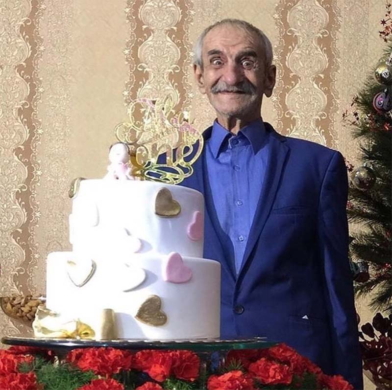 ذوق زدگی «احمد پورمخبر» از دیدن کیک تولدش+عکس