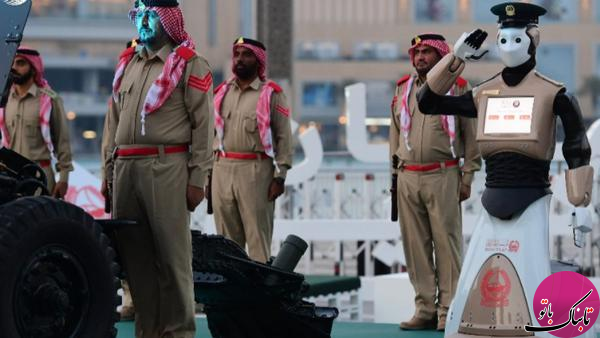 ربات پلیس دبی در مراسم شلیک توپ افطار