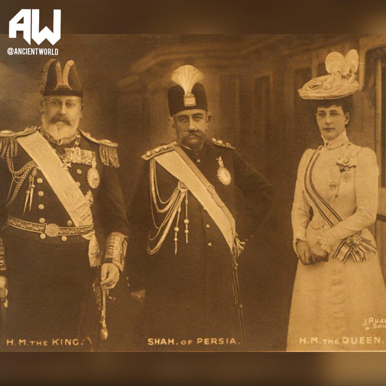 ژست مظفرالدین شاه در کنار پادشاه و ملکه +عکس