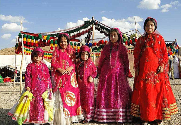 پوشاک محلی و سنتی مردان و زنان استان فارس