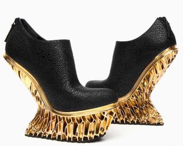 کفش مجلسی زنانه از جنس طلا!