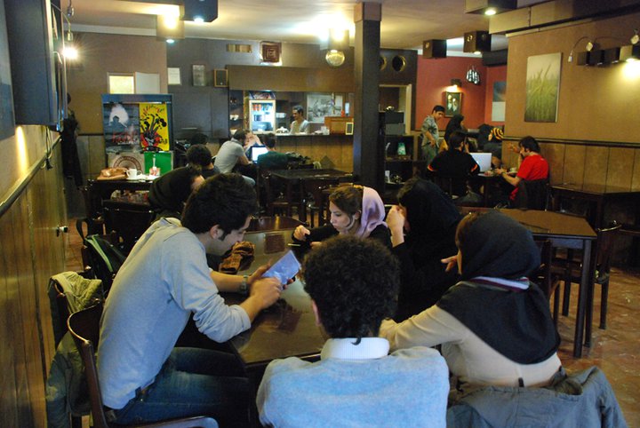 در کافه های تهران چه می گذرد!