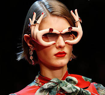 کلکسیون عجیب ترین عینک های آفتابی «دولچه و گابانا»