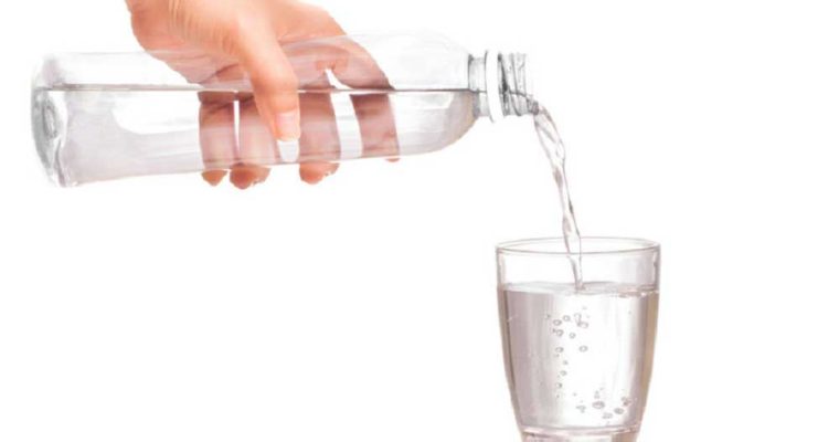 شرایط بدن وقتی ۳۰ روز تنها آب بنوشید
