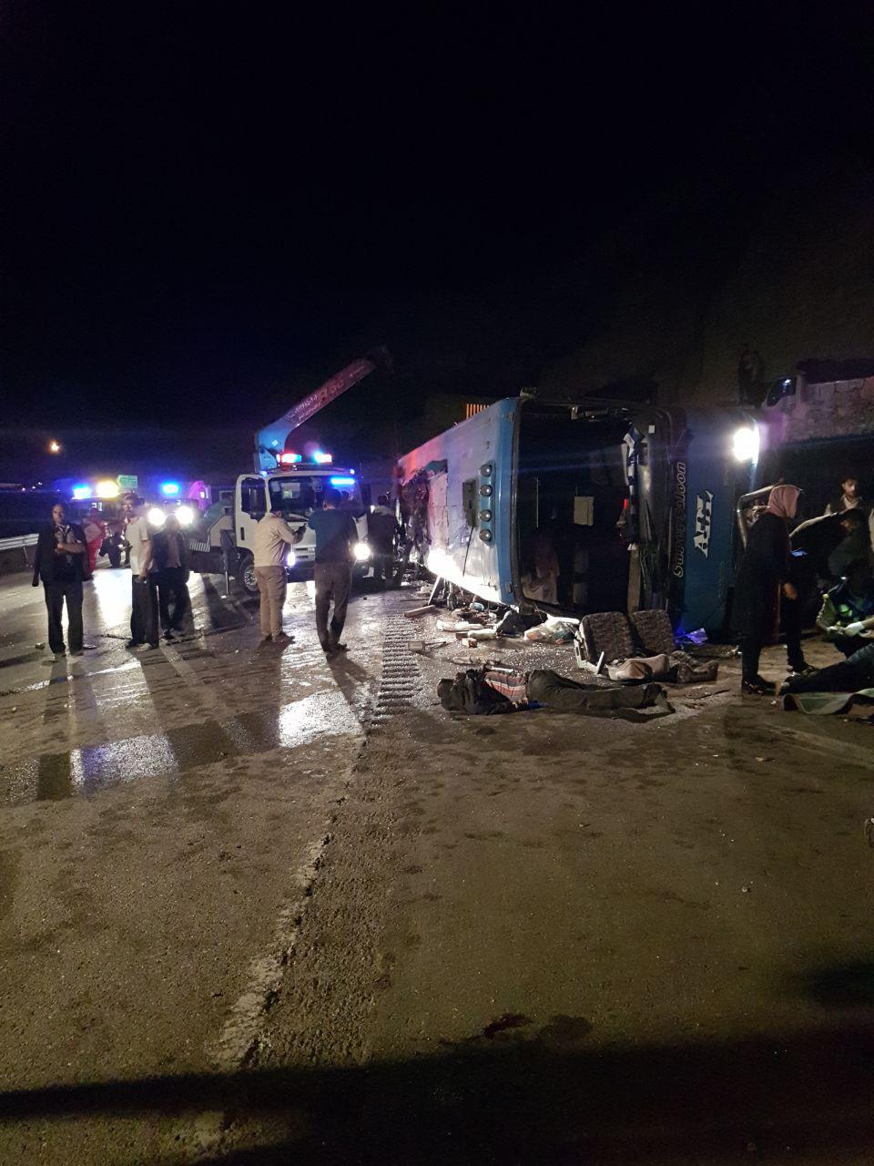 واژگونی یک‌دستگاه اتوبوس در محور سوادکوه+عکس