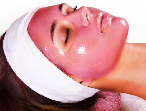انار لایه‌برداری طبیعی و موثر برای پاک‌سازی پوست