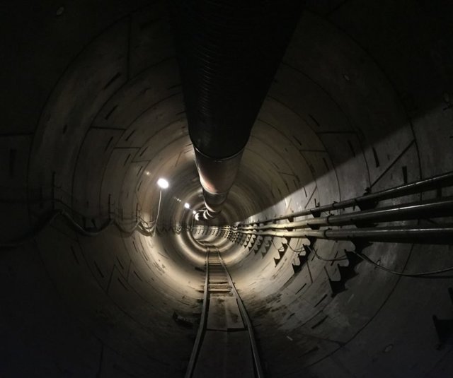 رونمایی از نخستین تونل زیرزمینی پرسرعت توسط ایلان ماسک