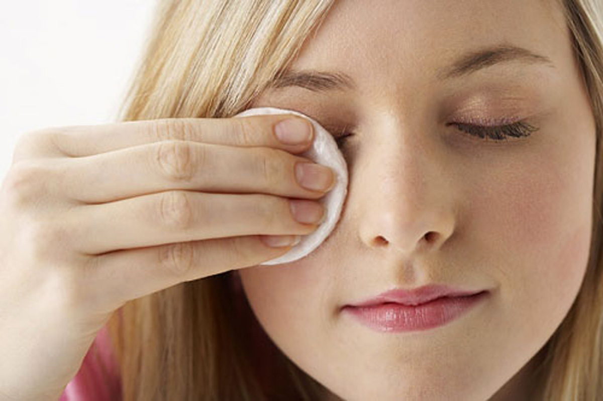 آیا پاک کننده های آرایش برای شما مضر هستند؟