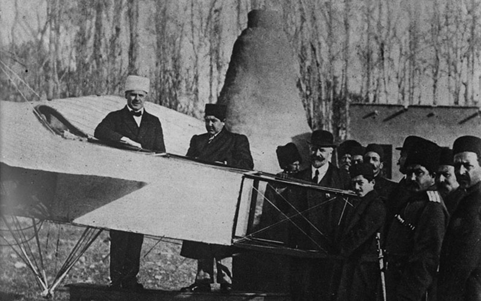 اولین هواپیما چند سال پس از اختراع وارد ایران شد؟ +تصاویر