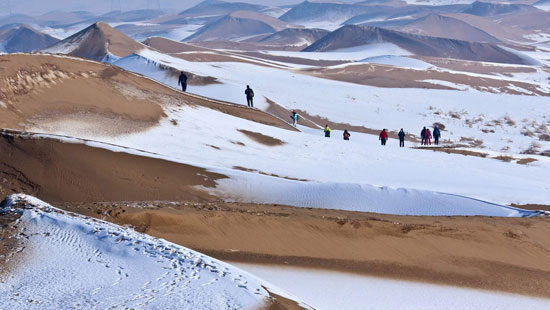بیابان بزرگ چین پوشیده از برف شد+عکس