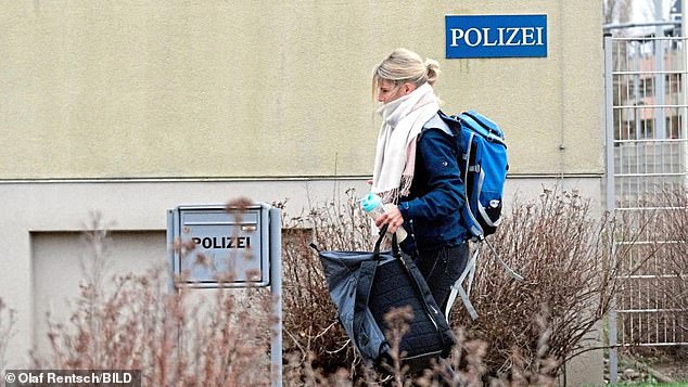 زیباترین پلیس آلمان به شغلش بازگشت