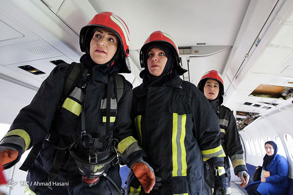زنان آتش‌نشان در مانور اضطراری مشهد +عکس