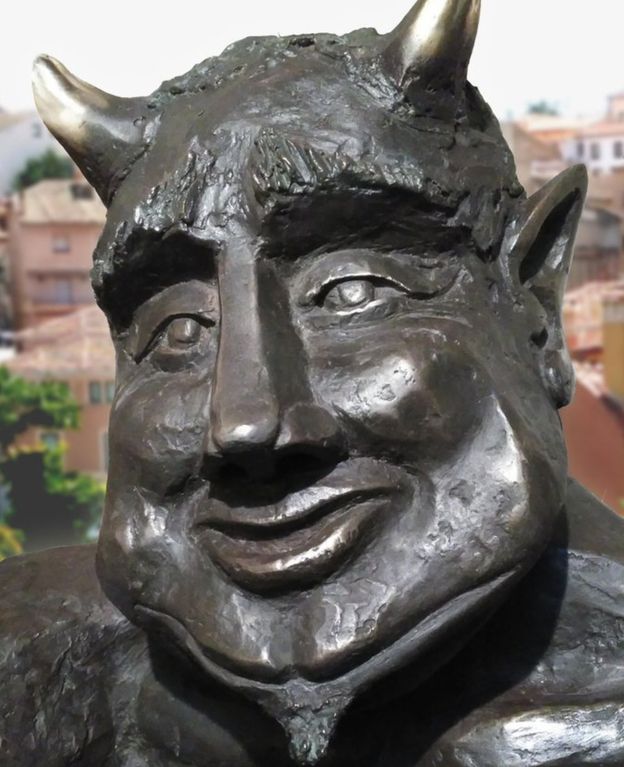 رونمایی از مجسمه عجیب شیطان در اسپانیا خبرساز شد +تصاویر