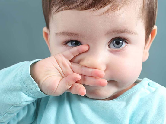 درمان آبریزش بینی کودک به روش خانگی