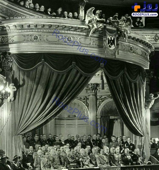 هیتلر در سالن اُپرا+عکس