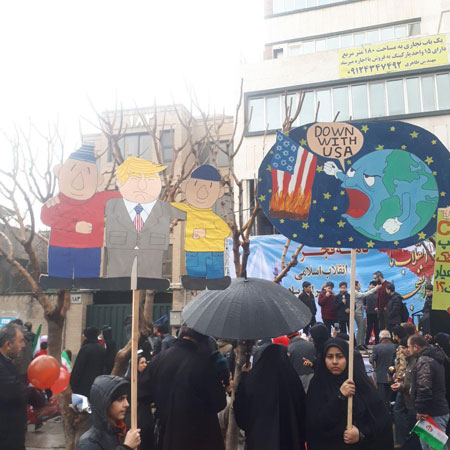 ترامپ، کنار «پت و مت» در راهپیمایی تهران +عکس