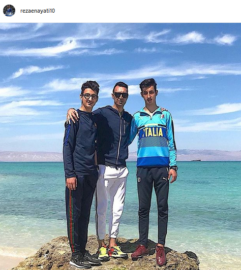 «رضا عنایتی» و پسرانش لب دریا+عکس