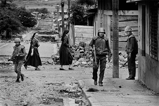 تصاویر تاریخی از زخم‌های جنگ، خشونت و خفقان