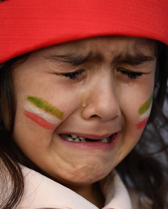 لعنت به فوتبالی که اشک دخترمان را در می‌آورد+عکس