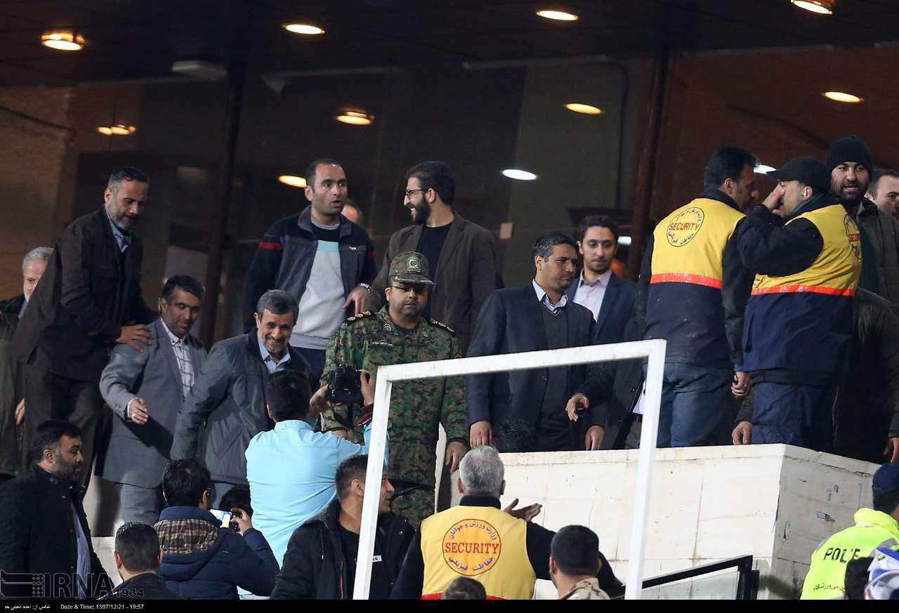 درگیری محافظان احمدی نژاد با یگان ویژه ورزشگاه آزادی +عکس