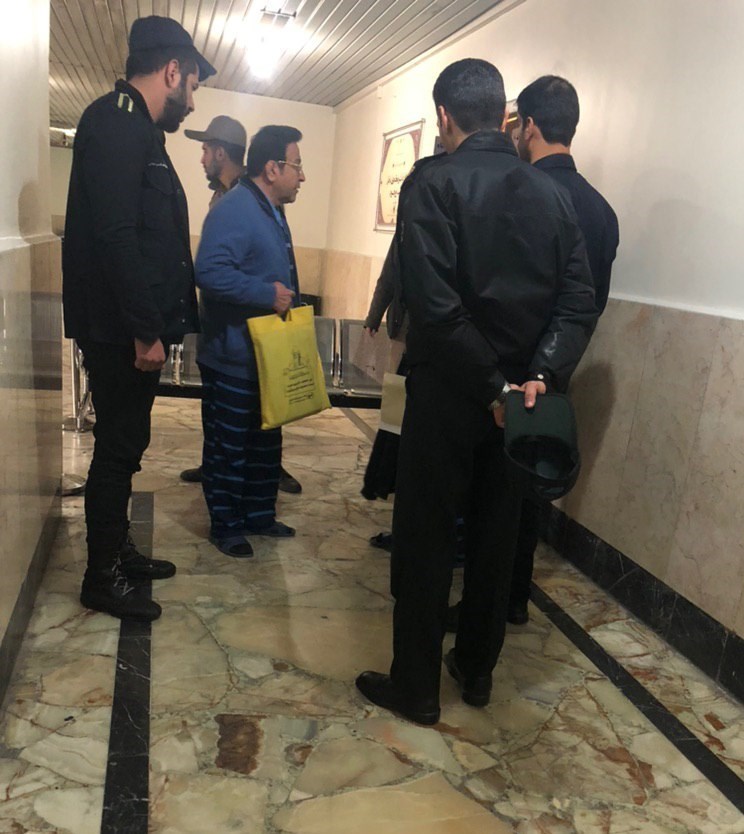 حسین هدایتی با لباس زندان در دادگاه +عکس