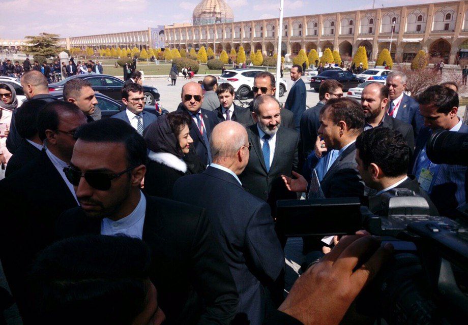 نخست وزیر ارمنستان در میدان نقش جهان + عکس