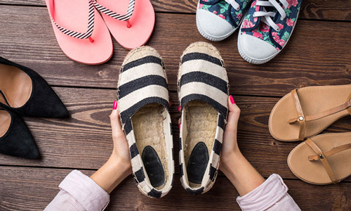 ۵ قاعده ست کردن کفش و لباس برای خانم‌ها