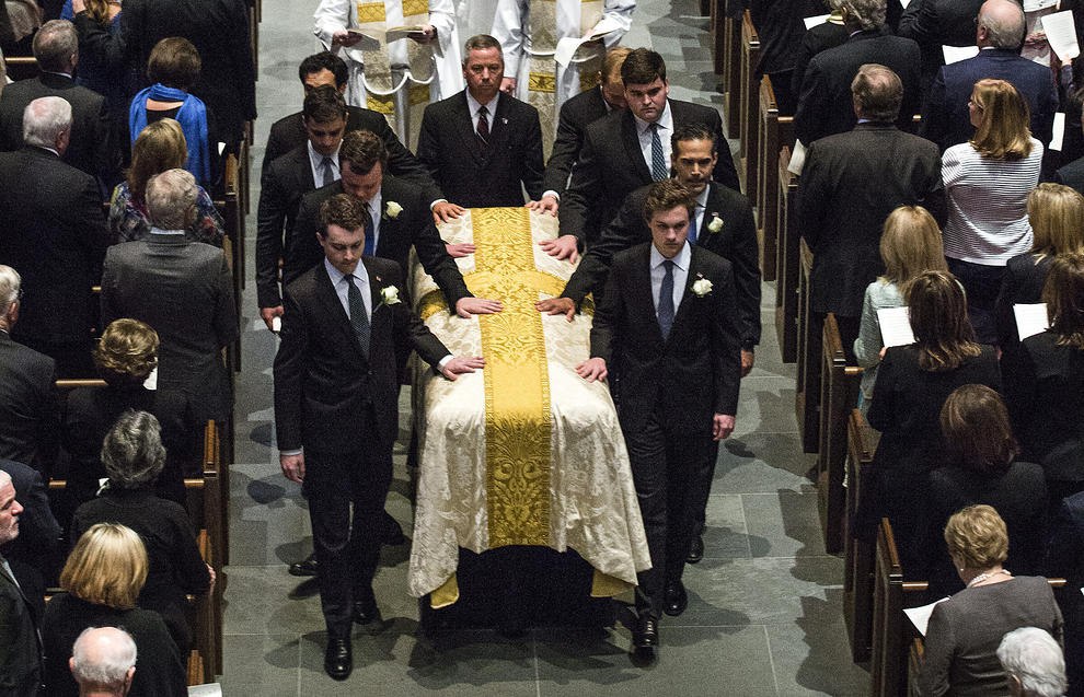 مراسم تشییع جنازه مادر جرج بوش + عکس