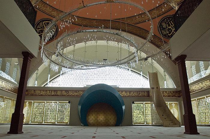 آشنایی با اولین مسجدی که یک زن طراحی کرده است
