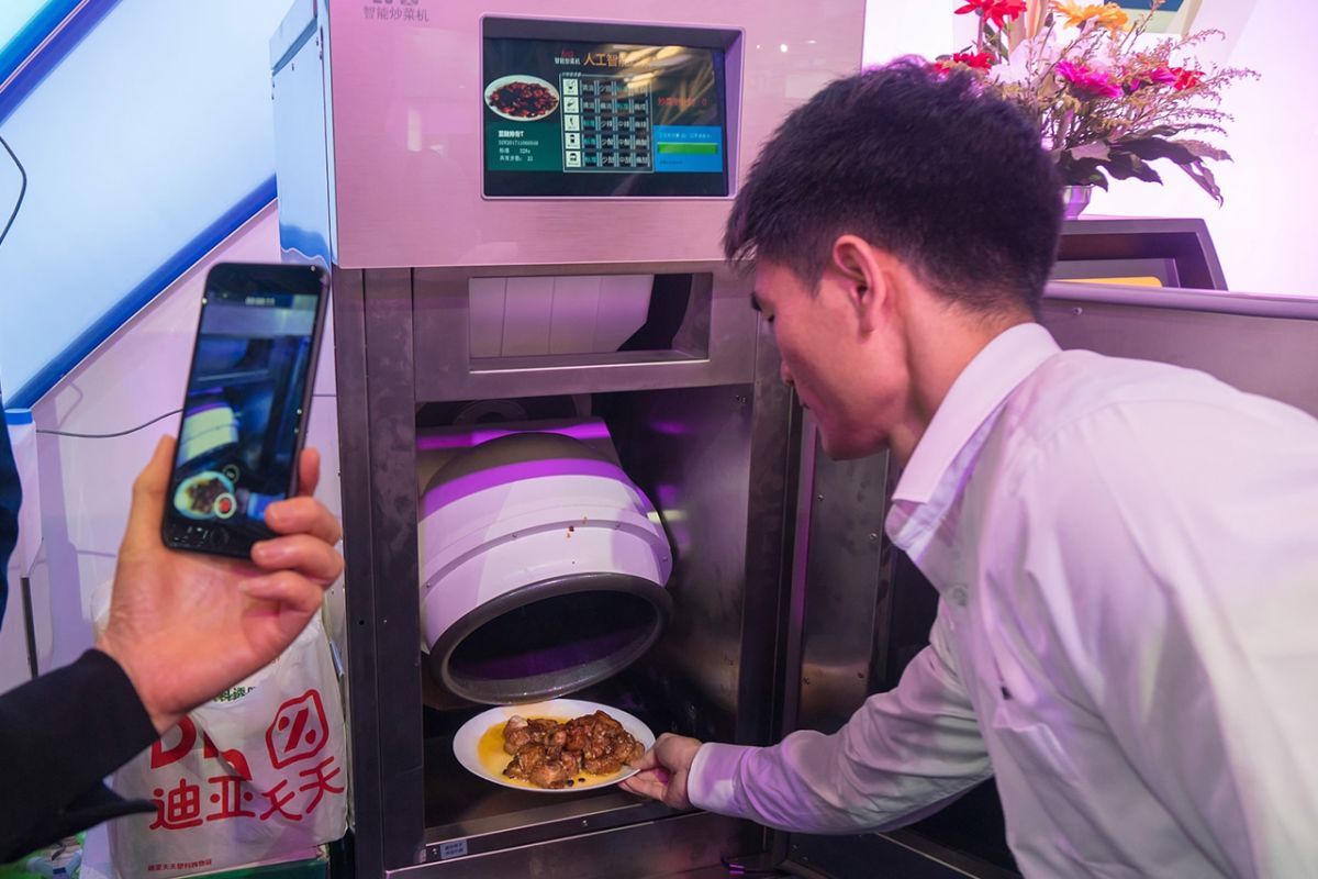 چینی‌ها ربات آشپز ساختند+عکس