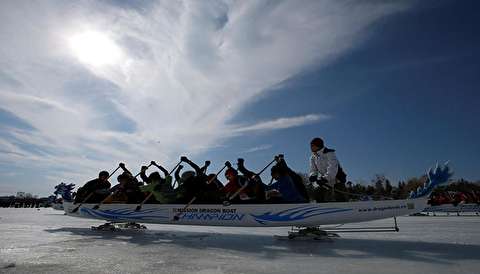 مسابقات قایقرانی روی یخ در روسیه