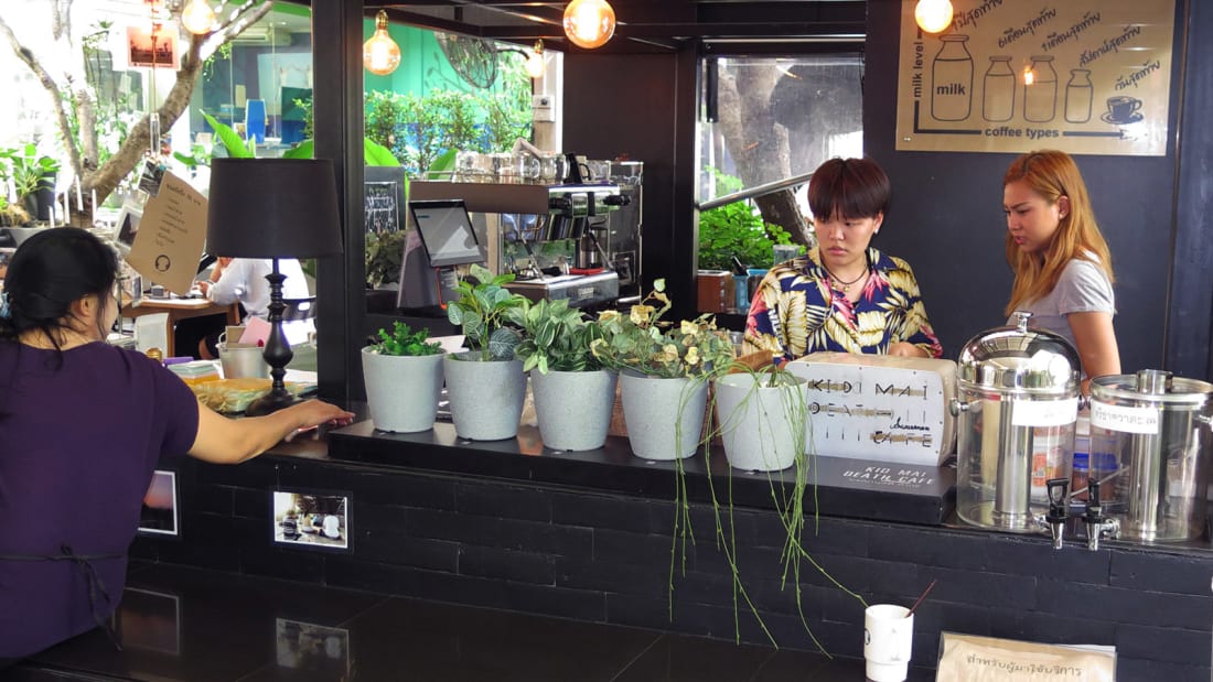 کافه مرگ بانکوک با طعم قهوه و تابوت