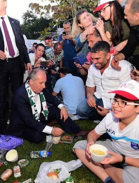 تصاویر مراسم افطاری اردوغان جنجال آفرید